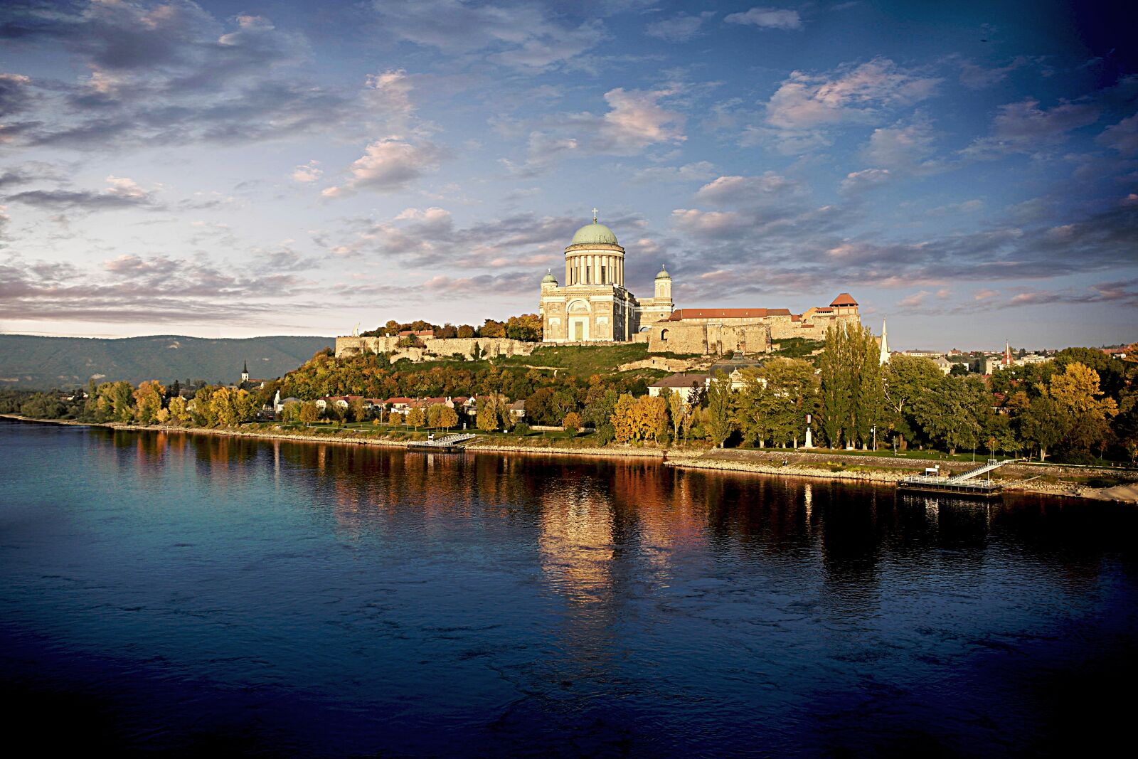 Samsung NX1000 sample photo. Esztergom, scape, cathedral photography