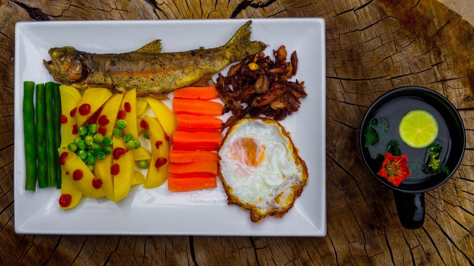 Sony Alpha a3000 + Sony E 18-55mm F3.5-5.6 OSS sample photo. Nutrition, salmon, food photography