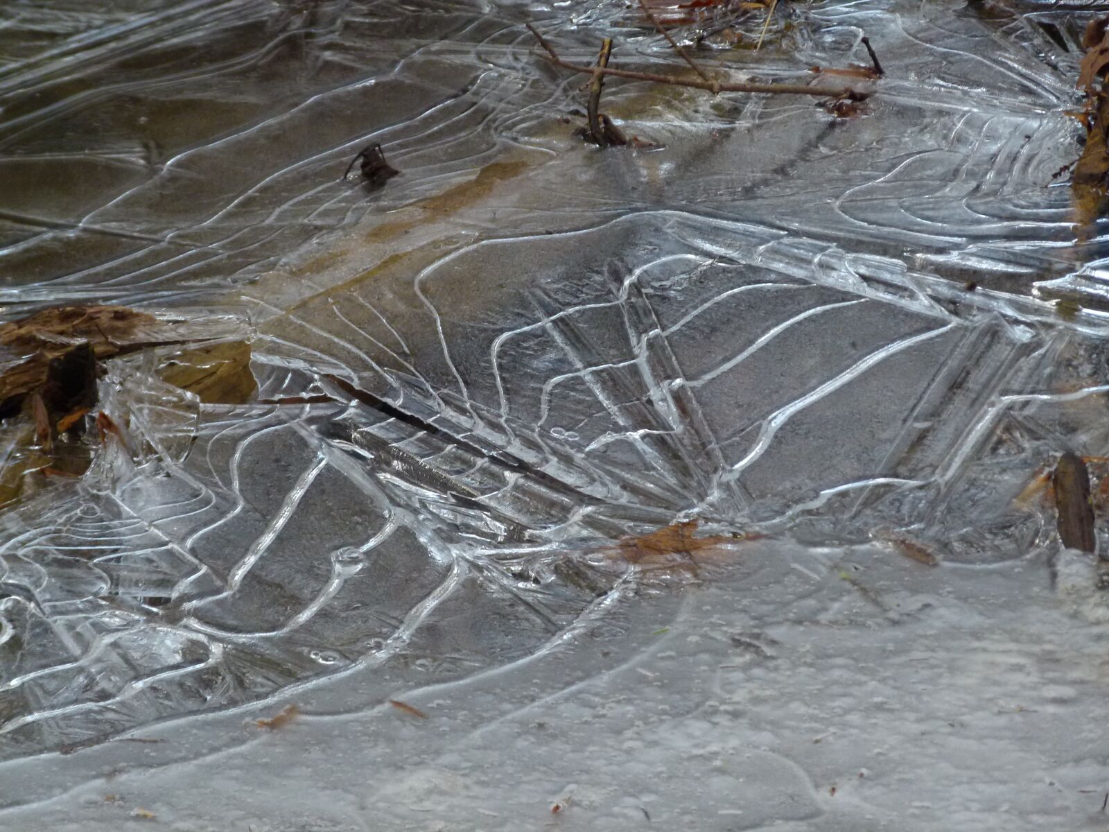Panasonic Lumix DMC-FZ100 sample photo. Ice, winter, stream photography