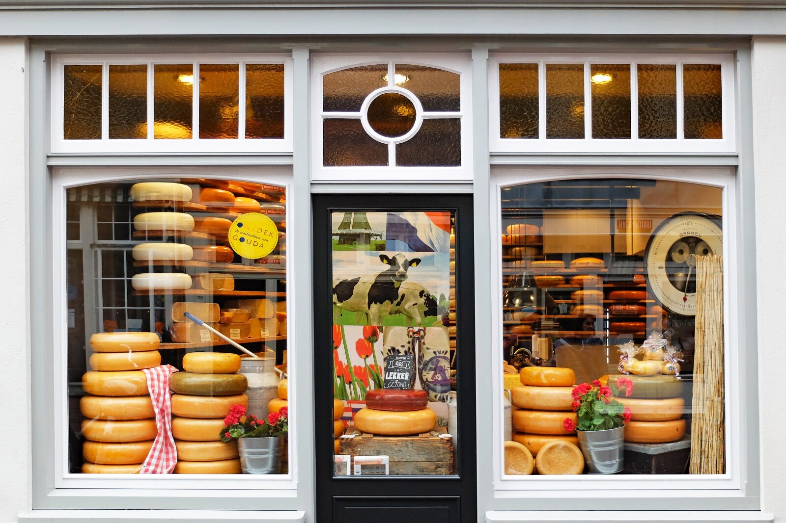 Fujifilm X30 sample photo. Cheese, shop, cheese factory photography