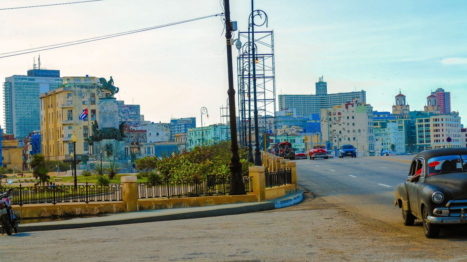 Canon PowerShot G1 X sample photo. Havana, cuba, people photography