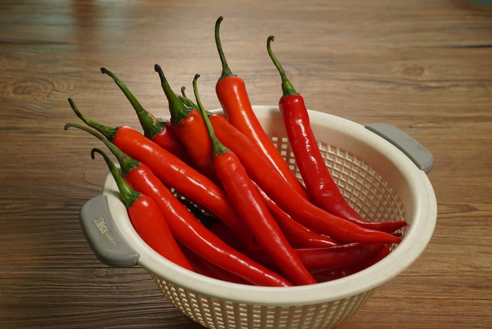 Sony a7S + Sony FE 24-70mm F2.8 GM sample photo. Red chilies, spicy, hot photography
