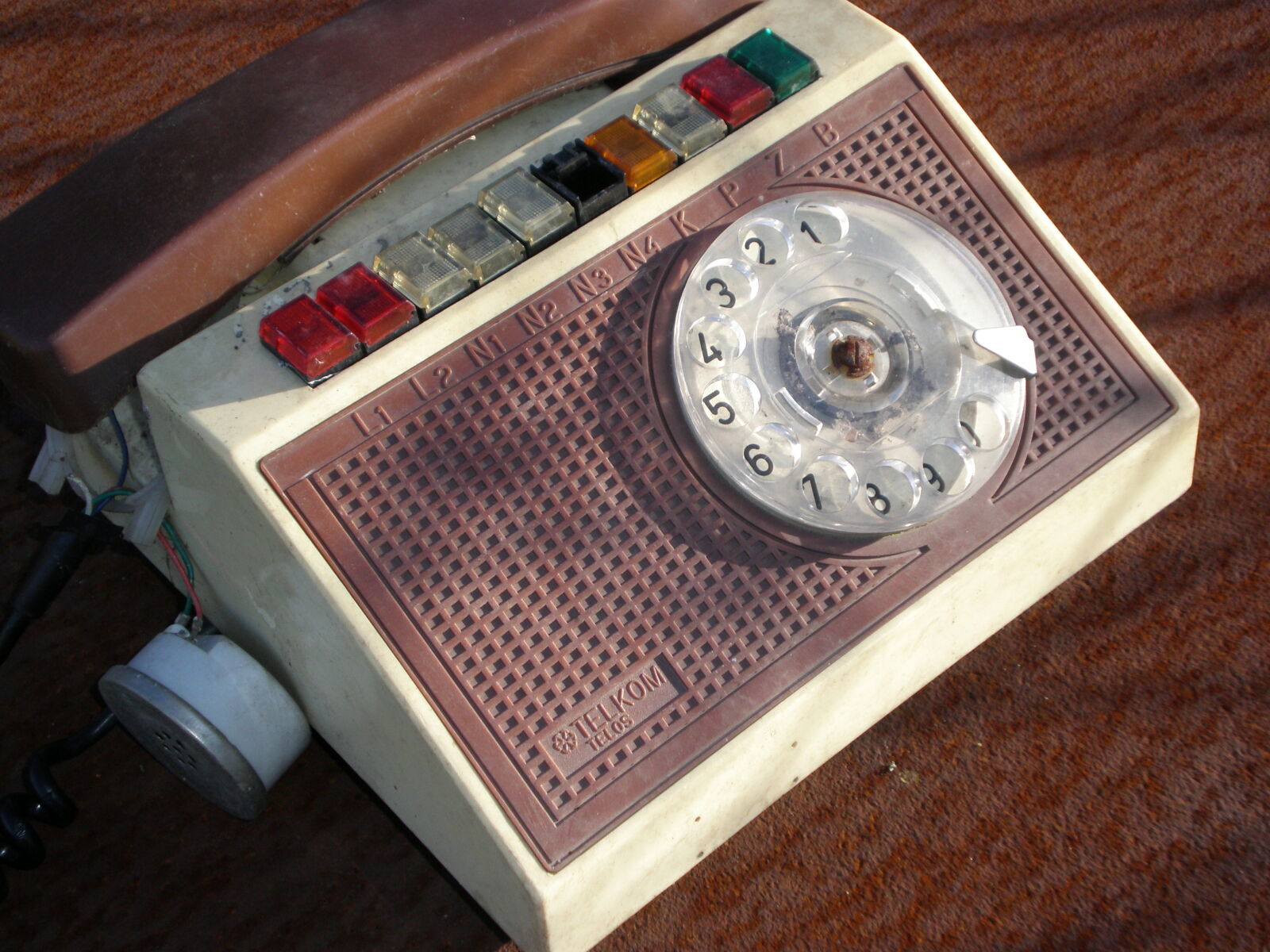 Olympus FE230/X790 sample photo. Old, rust, telephone photography