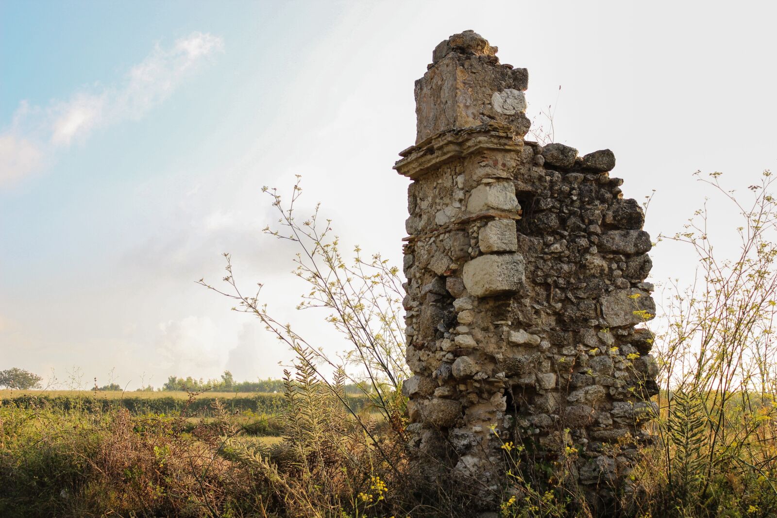 Canon EOS 600D (Rebel EOS T3i / EOS Kiss X5) sample photo. Ruin, casa antica, colonnade photography