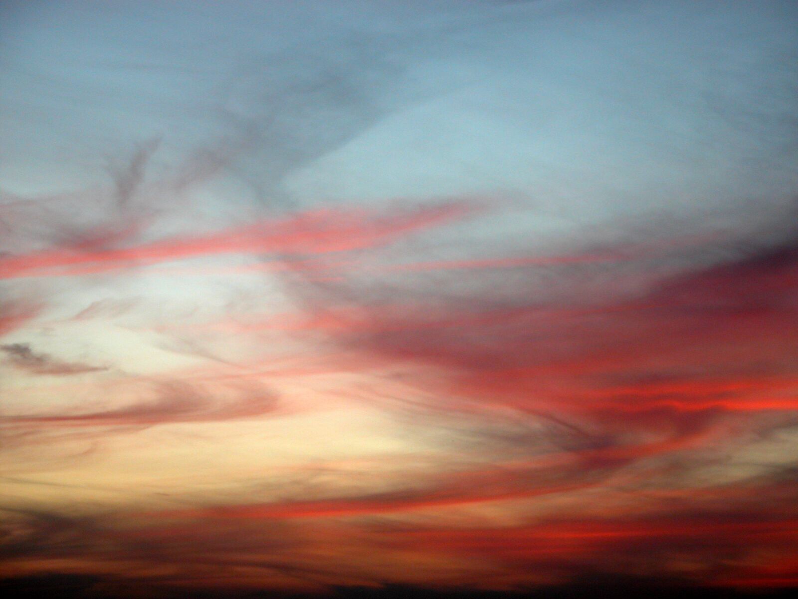 Nikon E5700 sample photo. Night sky, wispy clouds photography