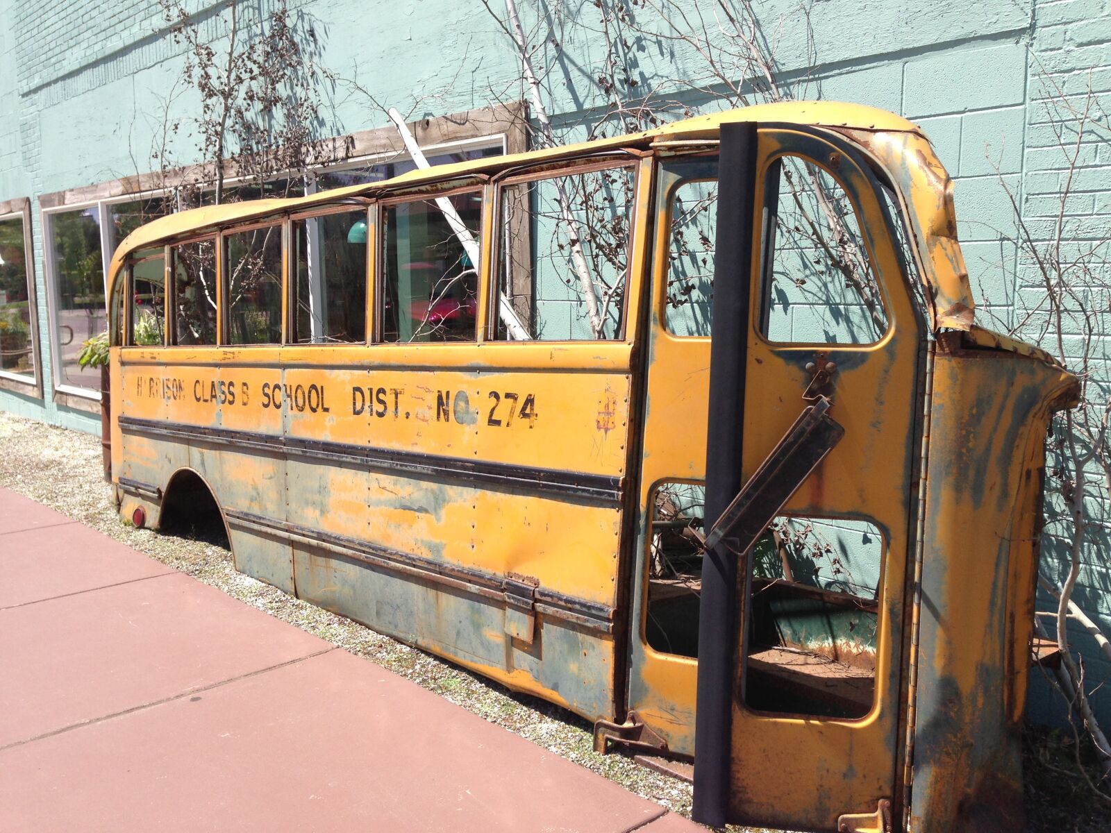 Apple iPhone 5 sample photo. School bus, yellow, rusty photography