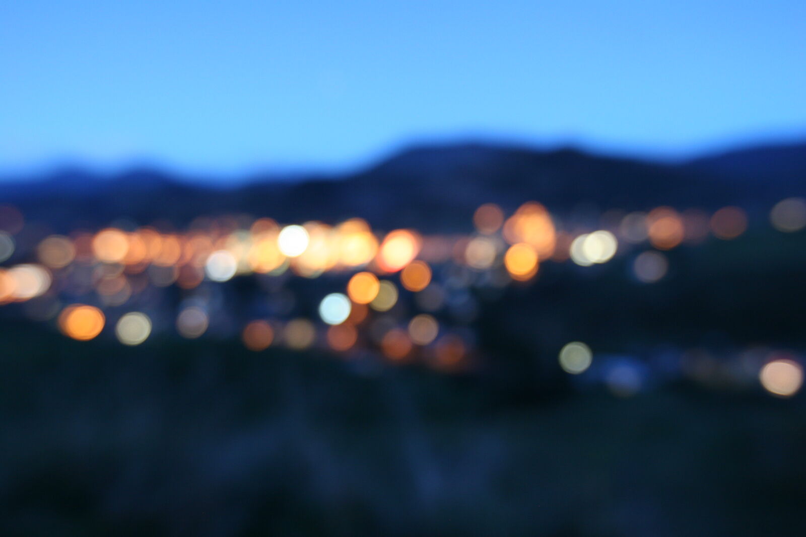 Canon EOS 20D sample photo. Blured, city, city, lights photography