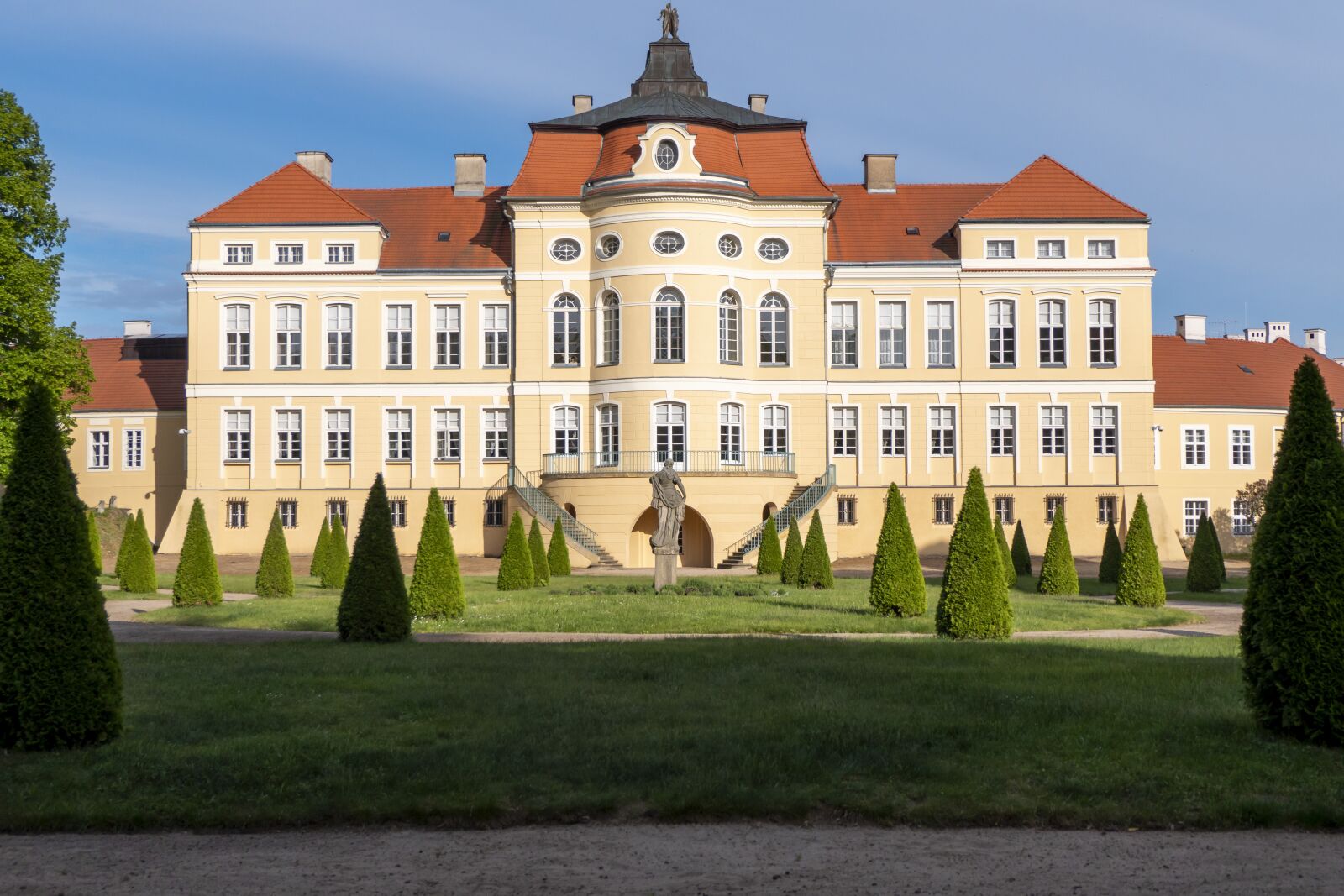Panasonic Lumix DMC-FZ2500 (Lumix DMC-FZ2000) sample photo. The palace, rogalin, raczynski photography