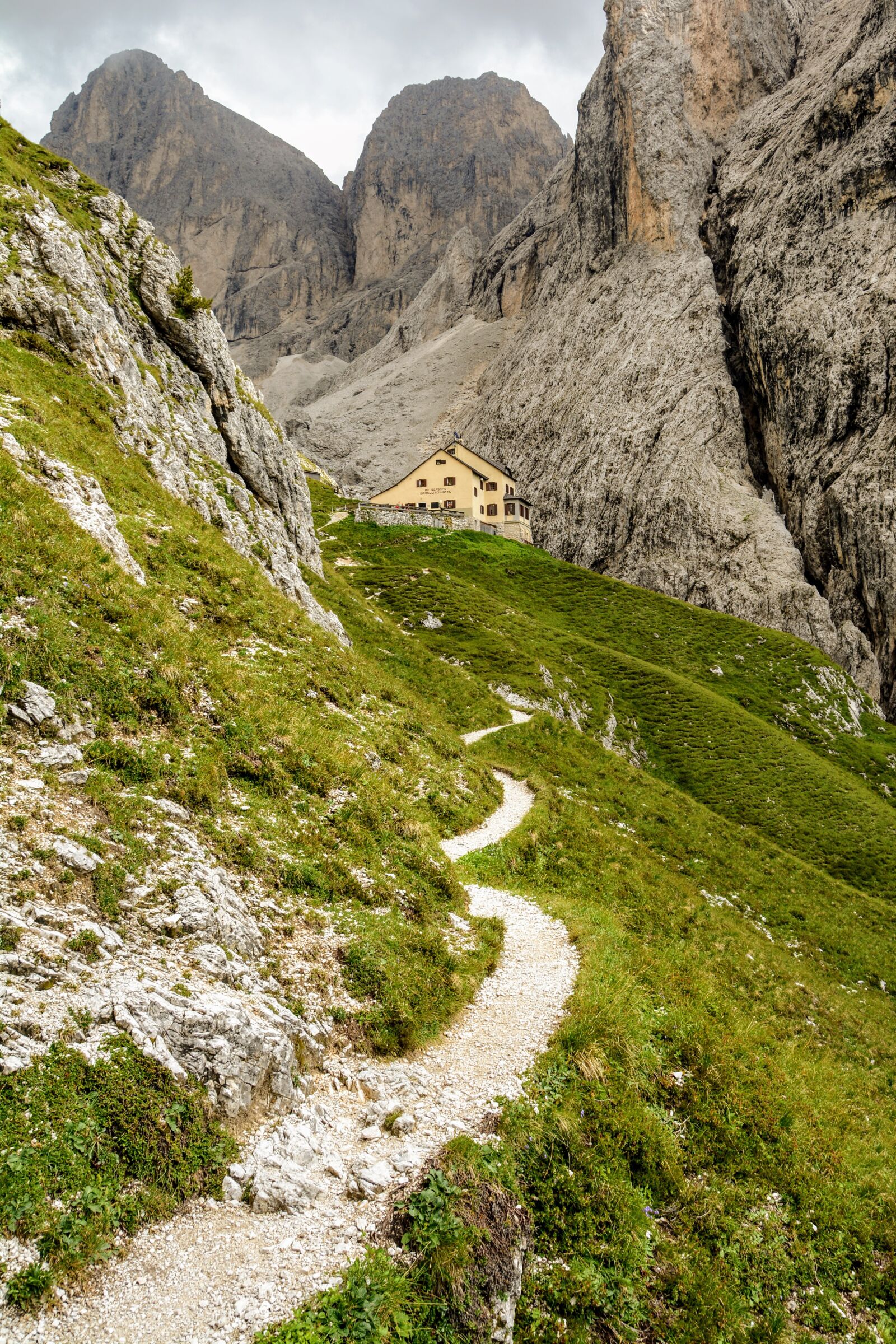 Nikon D7100 sample photo. Trail, curve, refuge photography