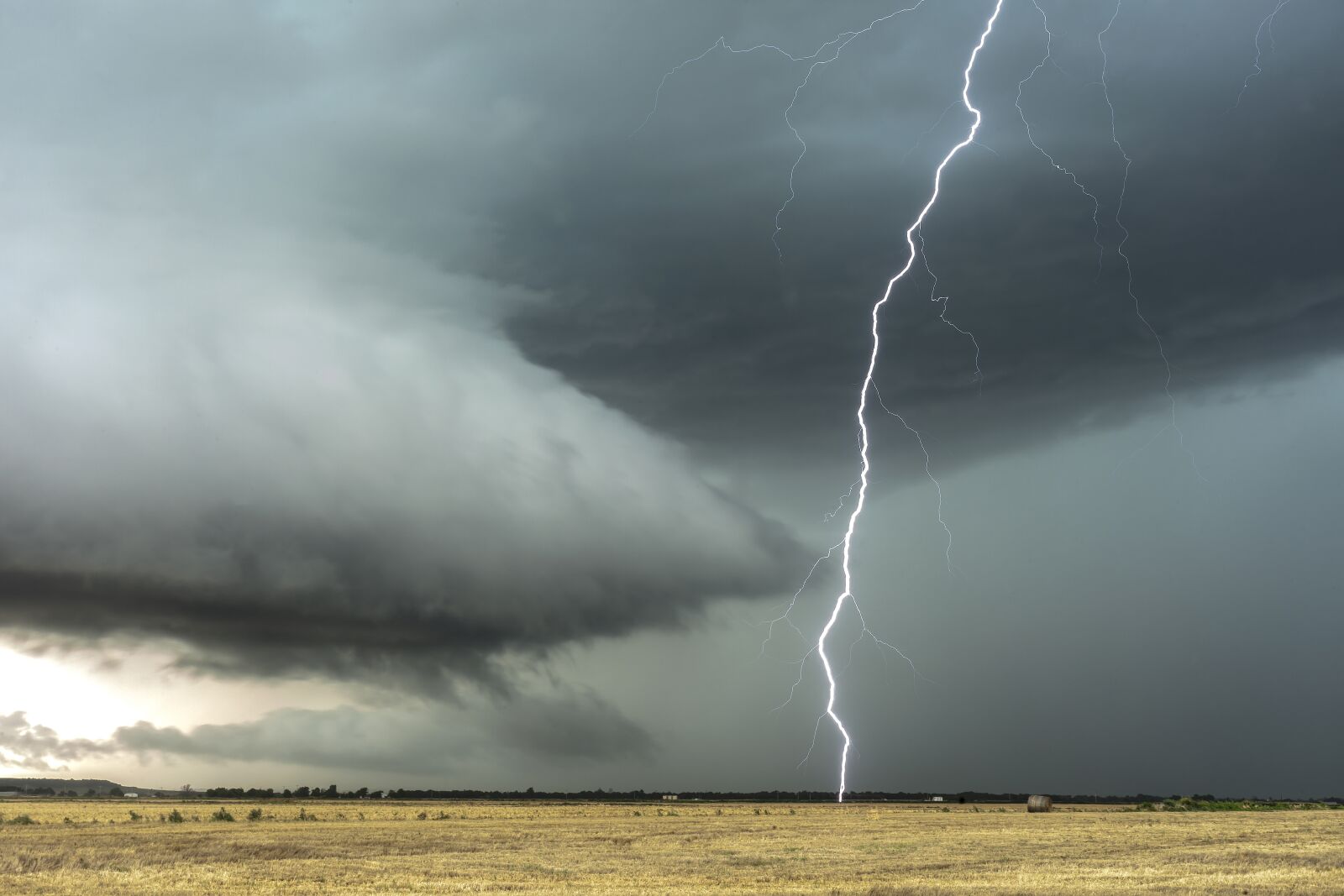 Canon EF 50mm F1.8 II sample photo. Lightning, clouds, thunderstorm photography