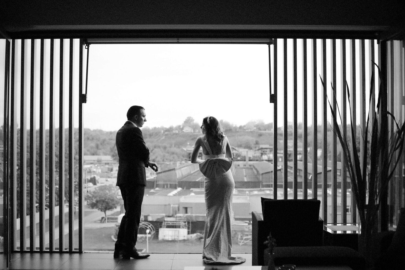 Canon EOS 5D Mark III sample photo. Groom, luxury, lifestyle, conversation photography
