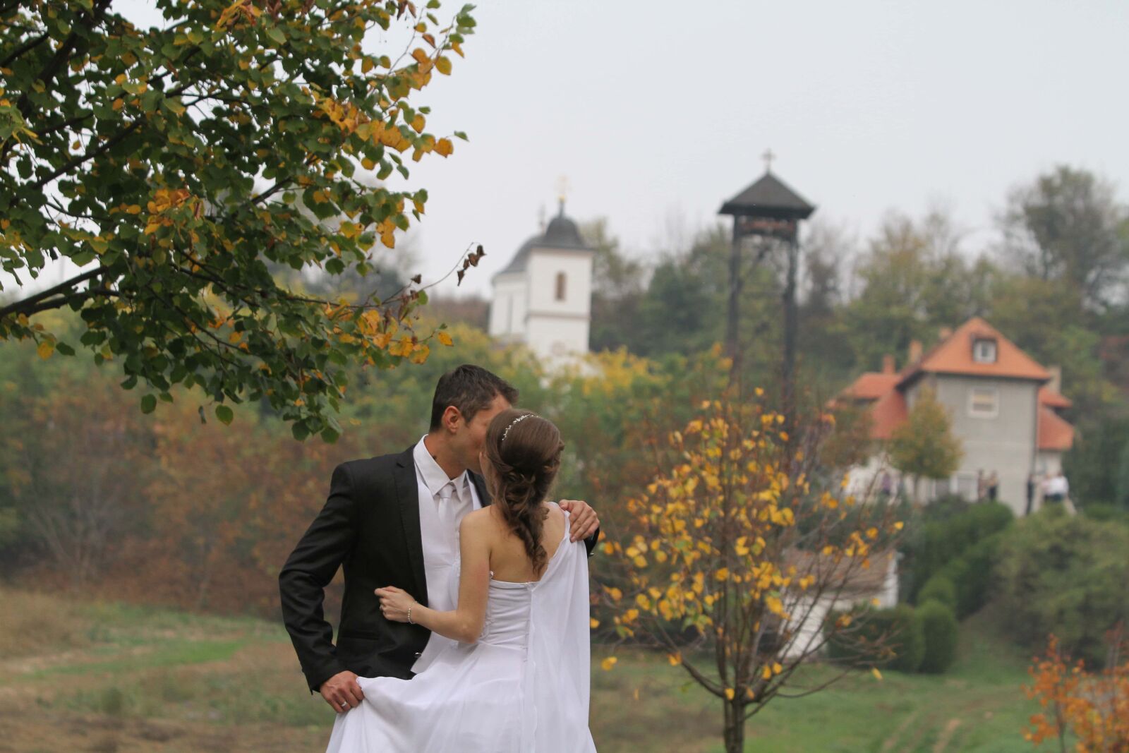 Canon EF 70-200mm F2.8L IS USM sample photo. Affection, businessman, gorgeous, kiss photography