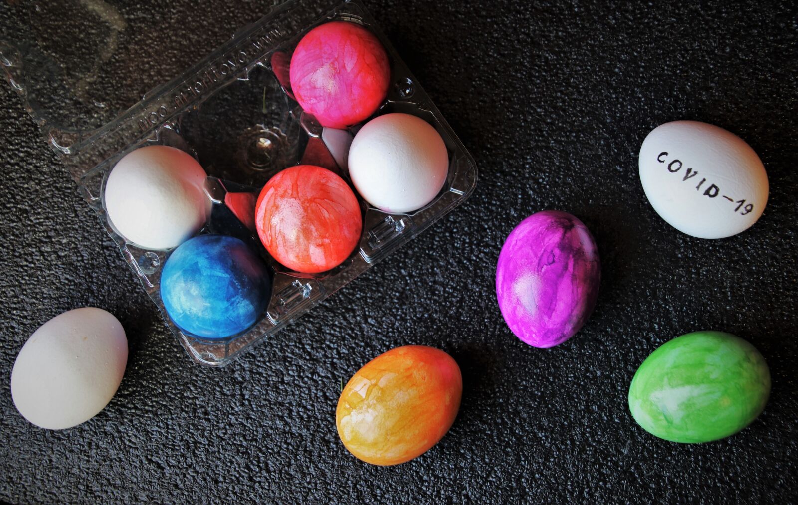 Canon EOS 80D sample photo. Virus, insulation, easter photography