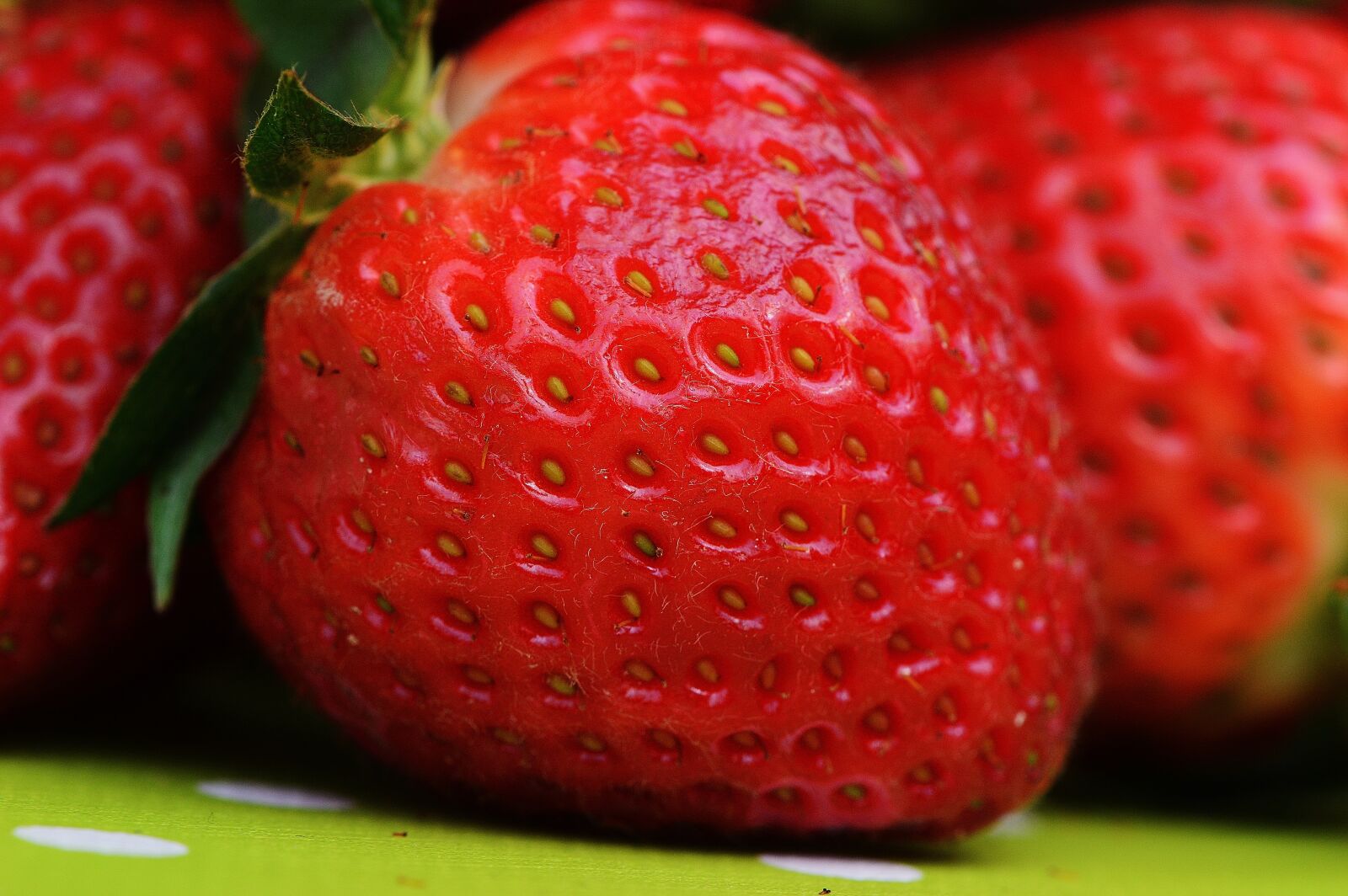 Nikon D3200 sample photo. Strawberries, fruit, close up photography