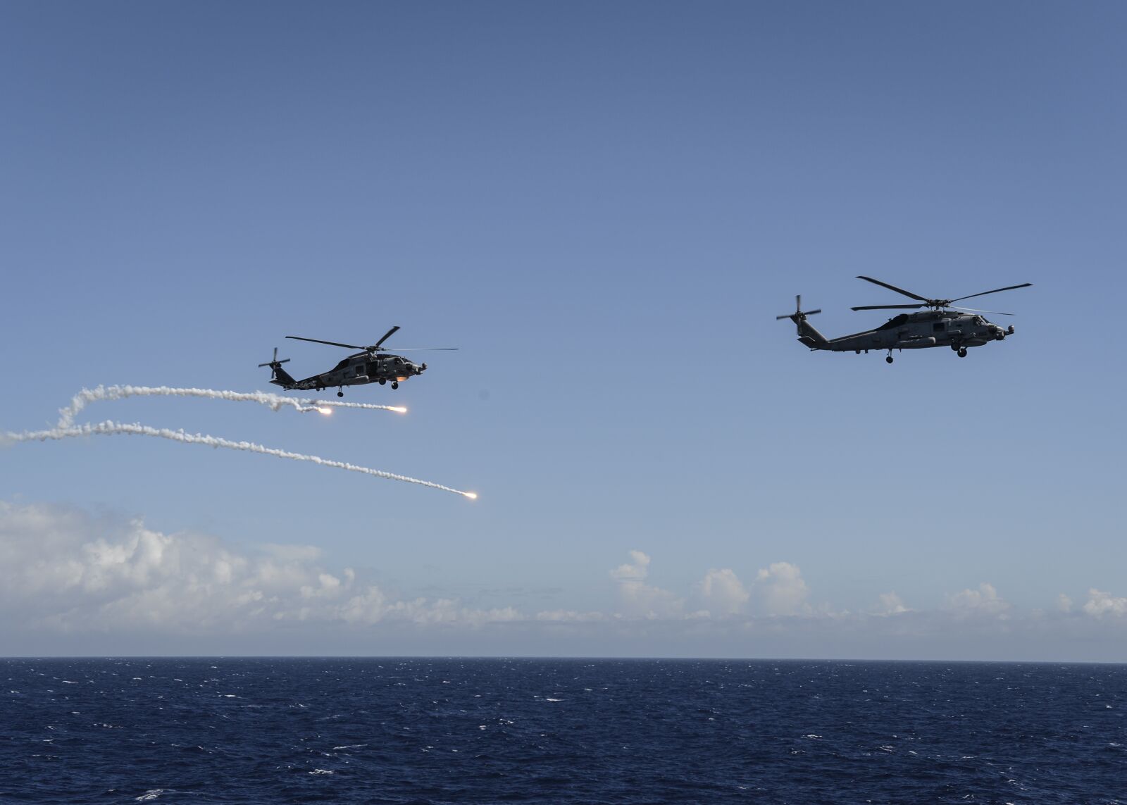 Nikon D4 sample photo. Mh-60r, sea hawk, helicopter photography