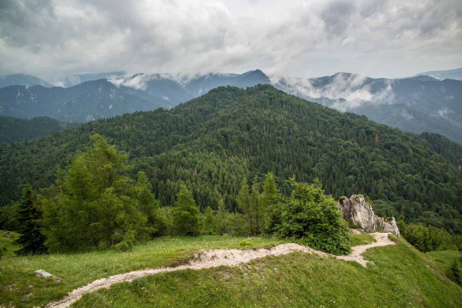 Canon EOS 600D (Rebel EOS T3i / EOS Kiss X5) sample photo. Slovakia, mountains, landscape photography