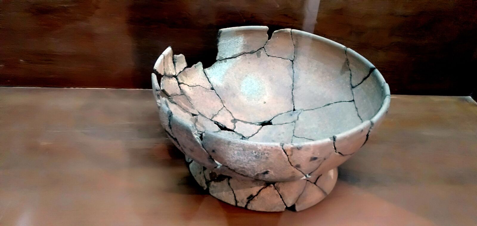 OPPO A3S sample photo. Antiques, antique bowls, pottery photography