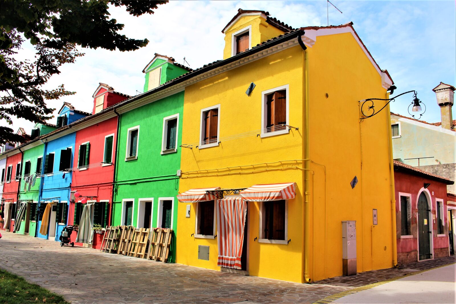 Canon EOS 700D (EOS Rebel T5i / EOS Kiss X7i) sample photo. Venice, burano, buildings photography