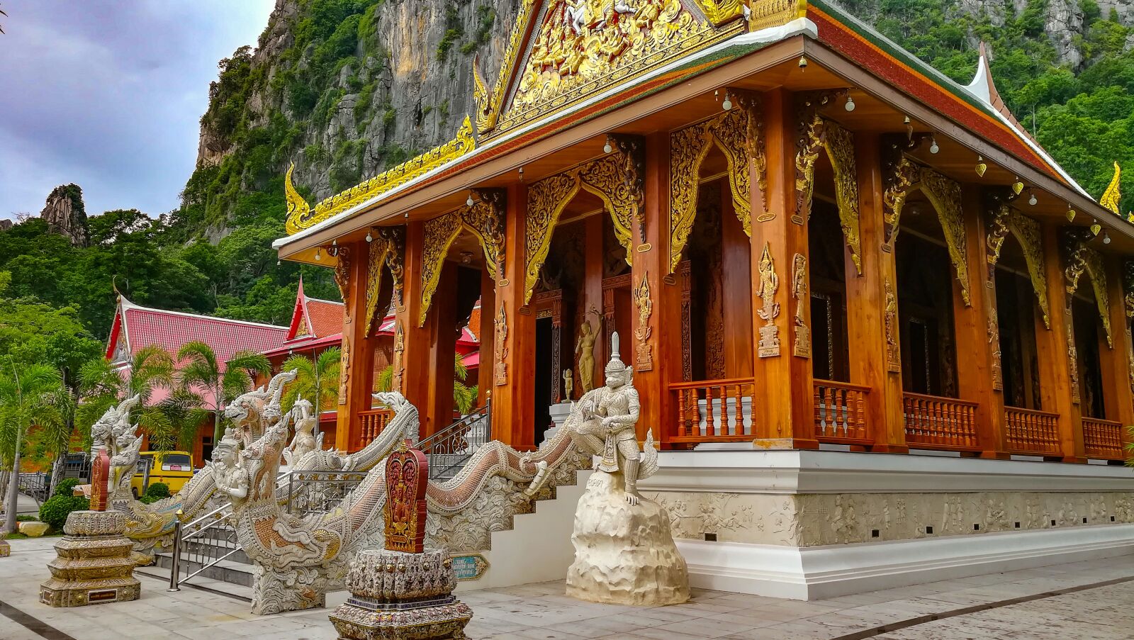 HUAWEI GR5 2017 sample photo. Thai temple, teakwood built photography