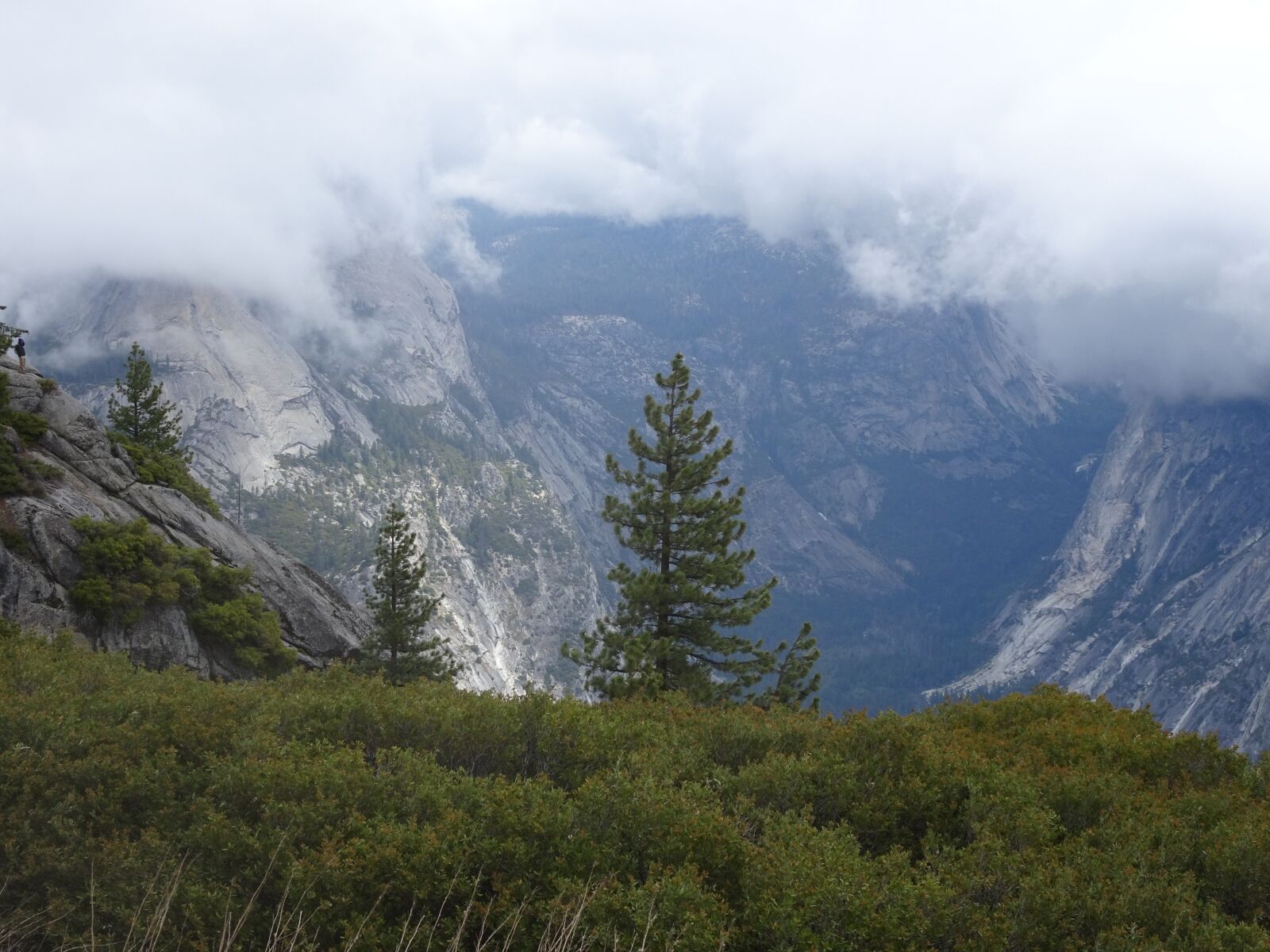 Sony Cyber-shot DSC-HX90V sample photo. Yosemite, fog, yosemite national photography