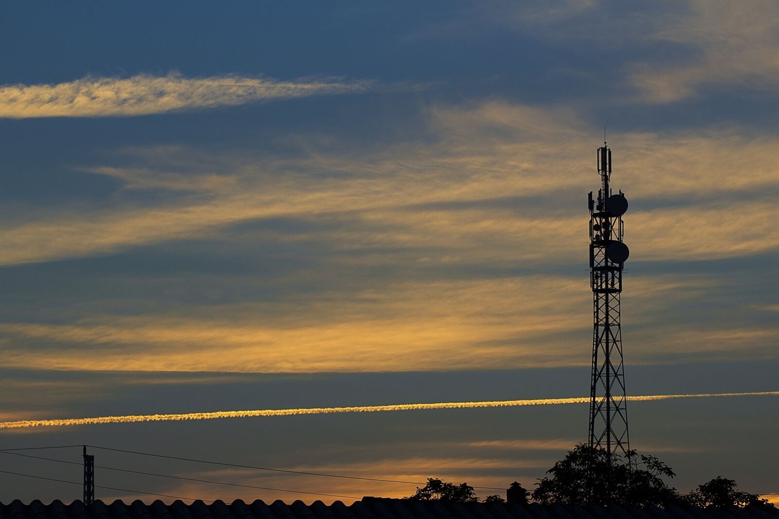 Canon EOS 600D (Rebel EOS T3i / EOS Kiss X5) sample photo. Sunset, mast, television mast photography