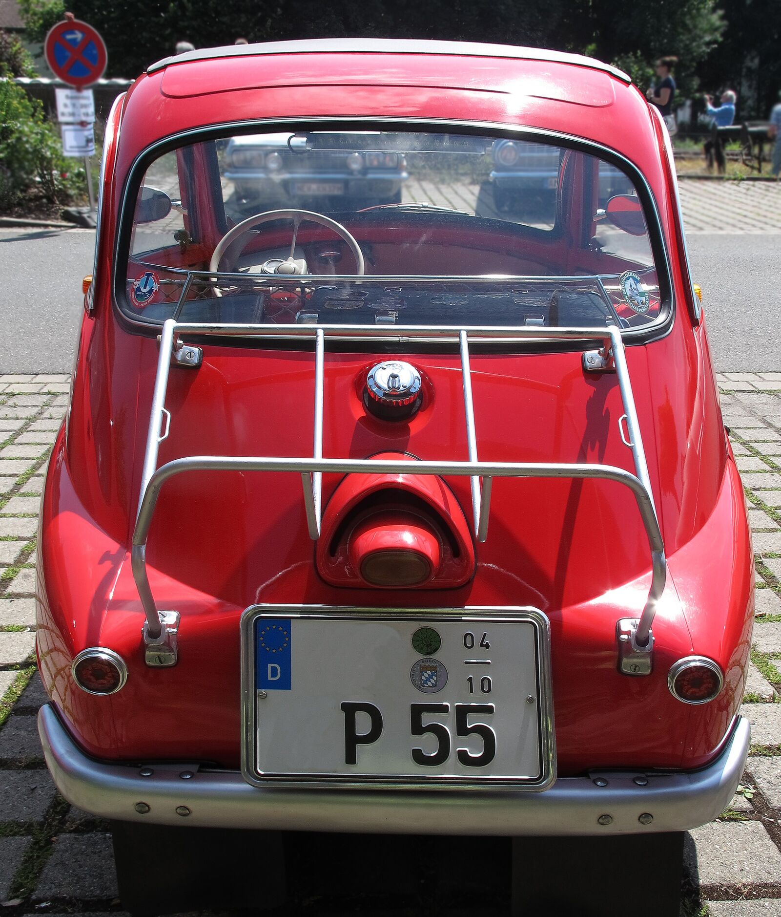Canon PowerShot G12 sample photo. Oldtimer, bmw isetta, isetta photography