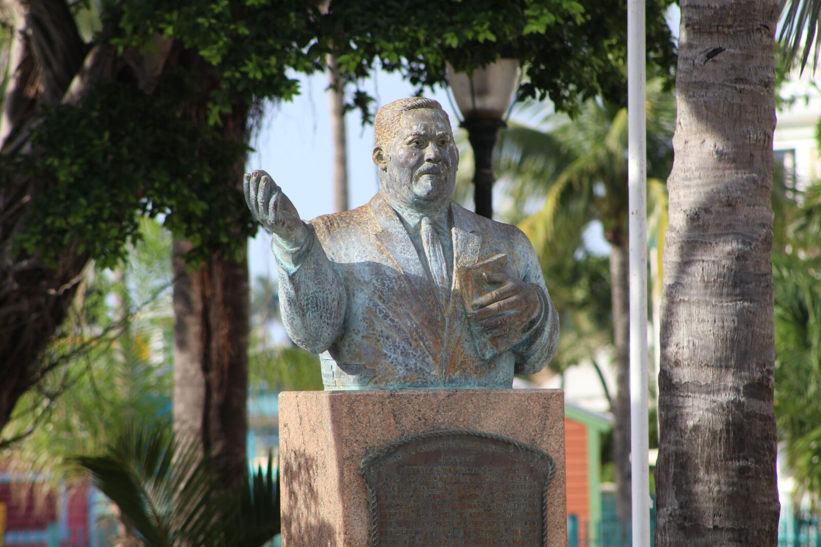 Canon EOS 1300D (EOS Rebel T6 / EOS Kiss X80) sample photo. Tree, travel, statue photography