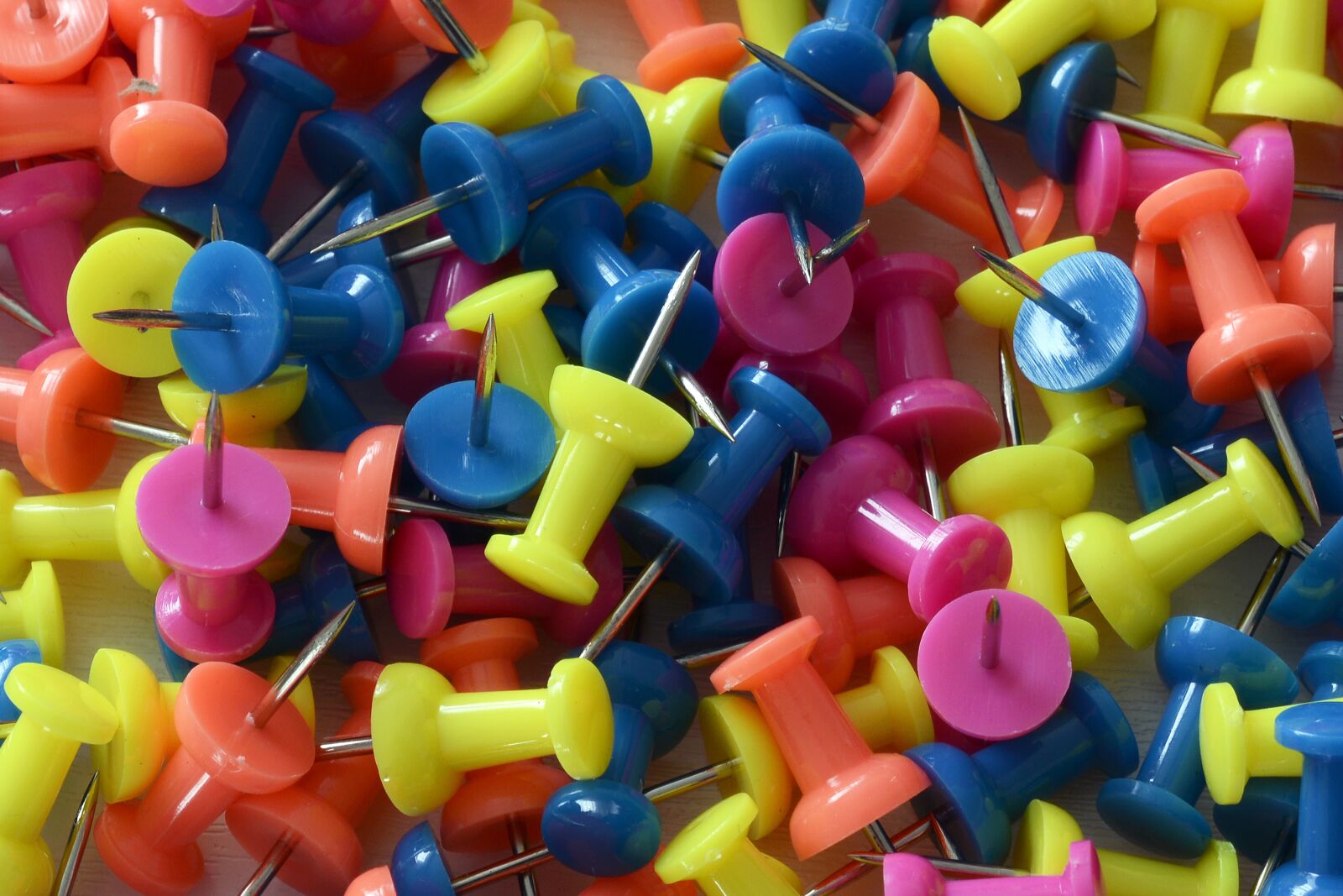 Nikon D7100 sample photo. Pin, pinn needle, thumbtack photography