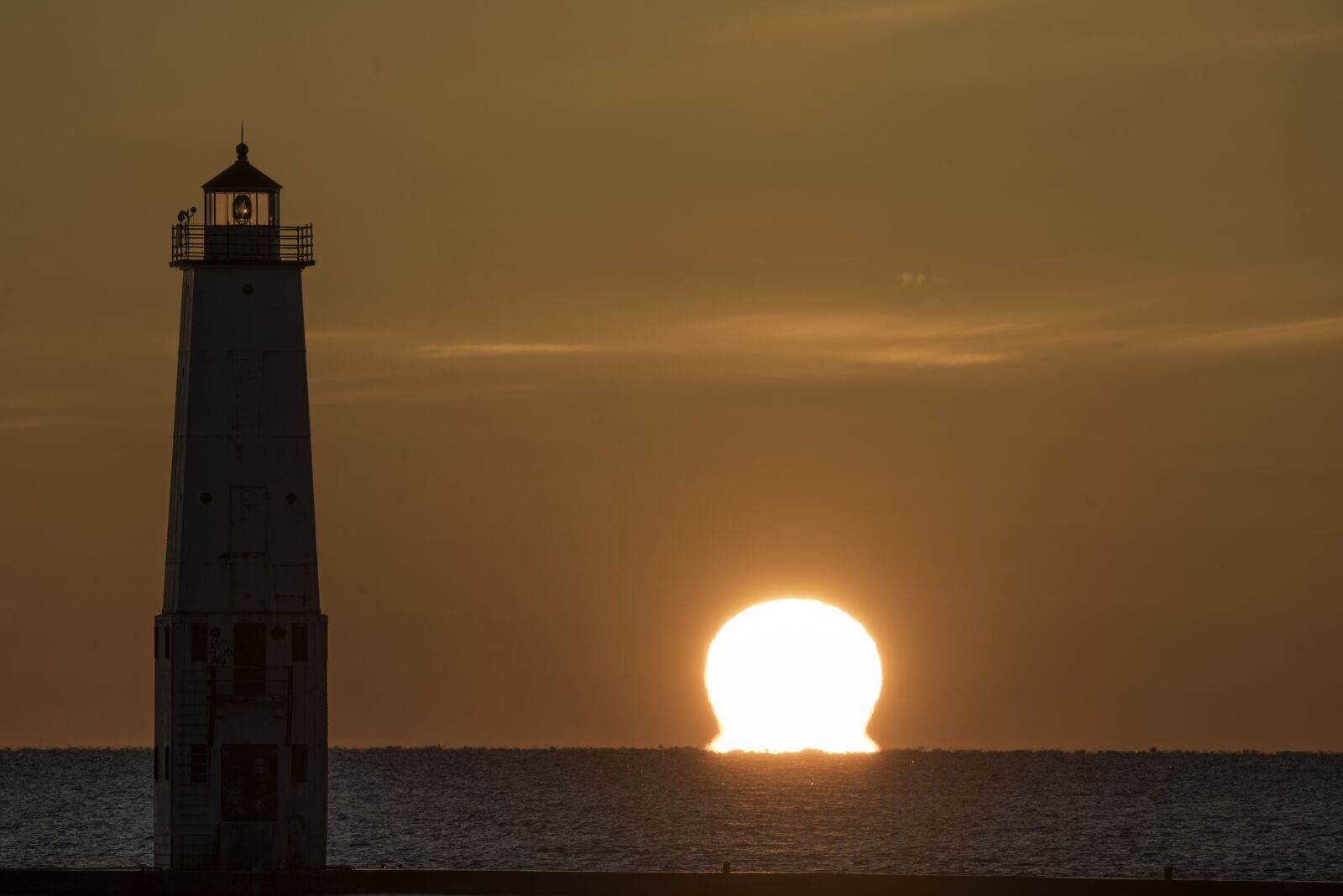 Nikon D810 sample photo. Lighthouse, frankfort, michigan photography