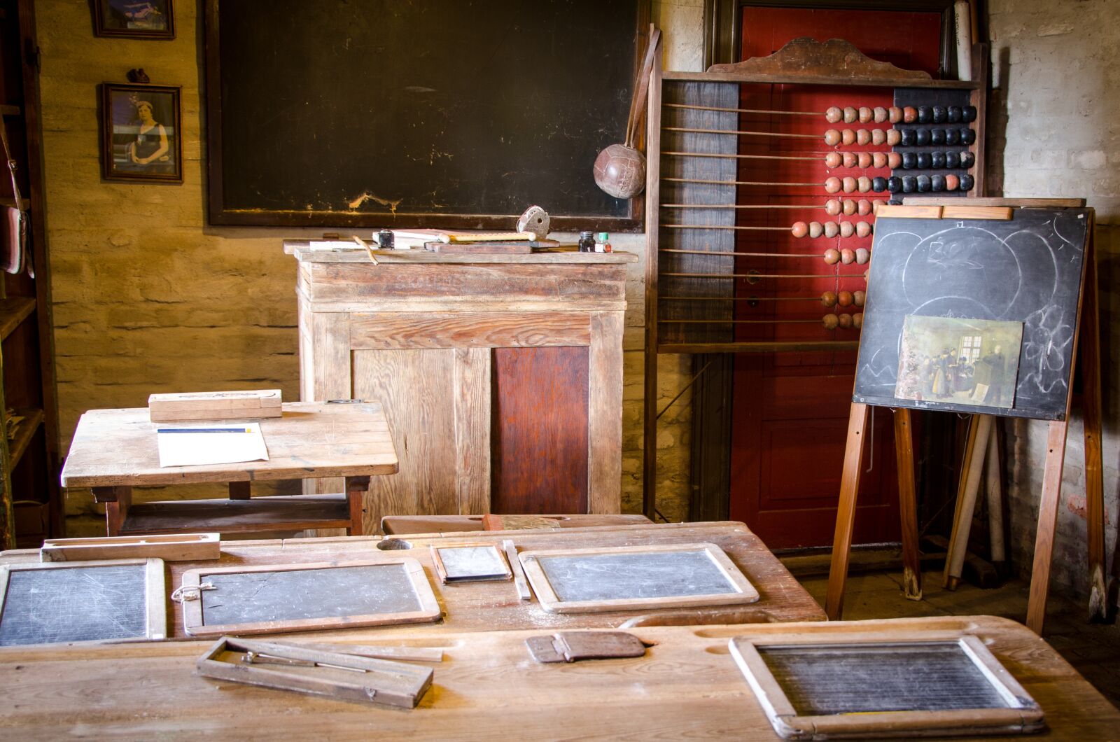 Nikon D7000 sample photo. Antique, classroom, desk photography