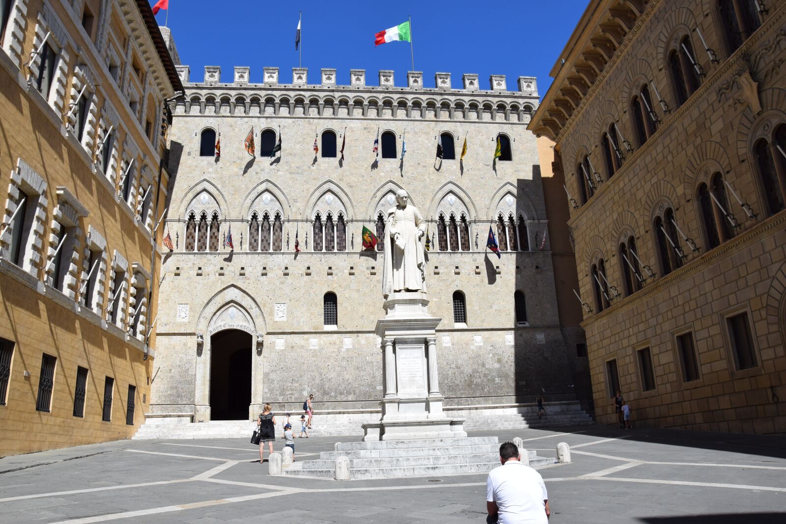 Nikon D5300 sample photo. Siena, bank, monte dei photography