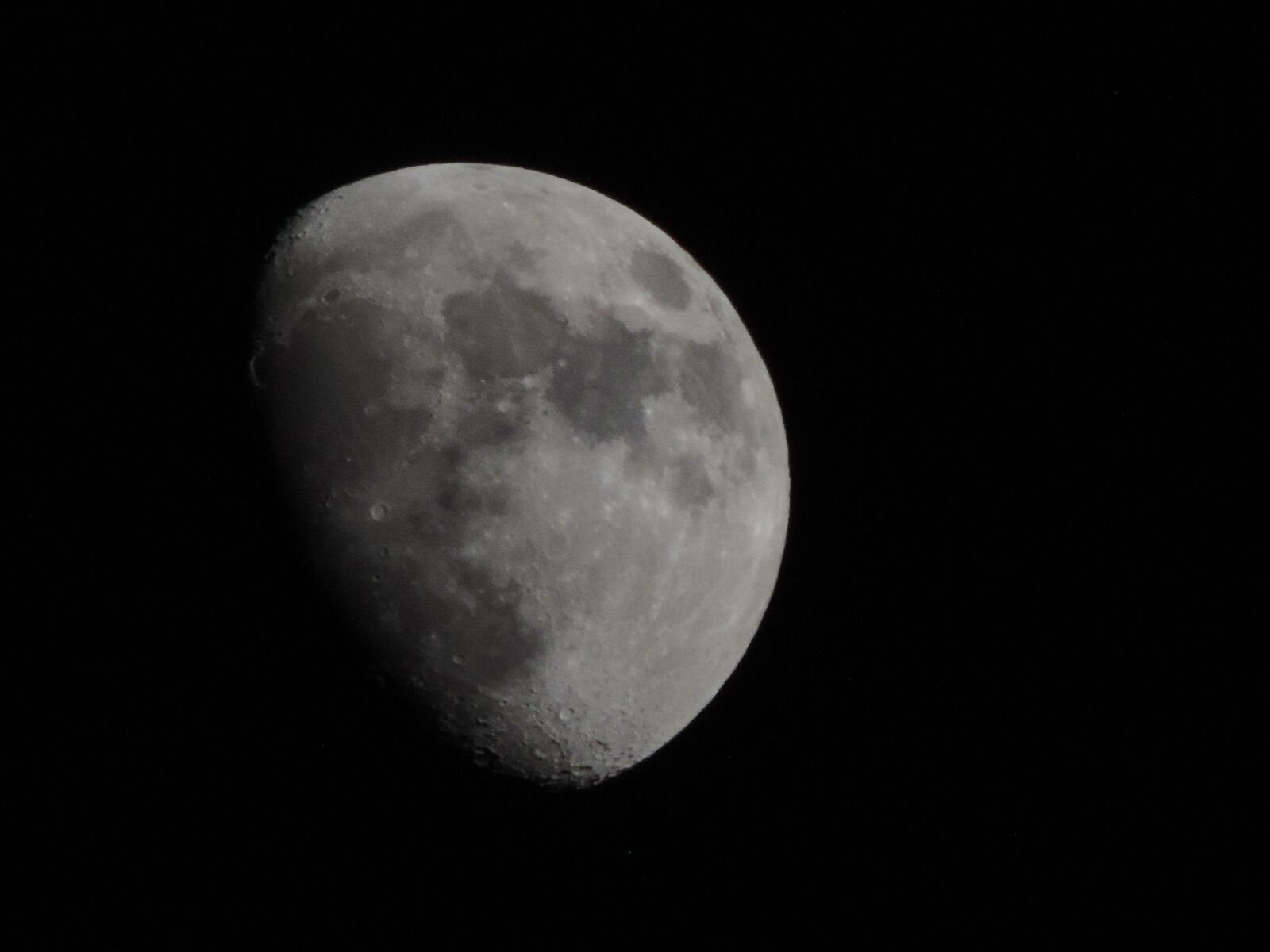 Nikon Coolpix P520 sample photo. Crescent moon, shine, moonlight photography
