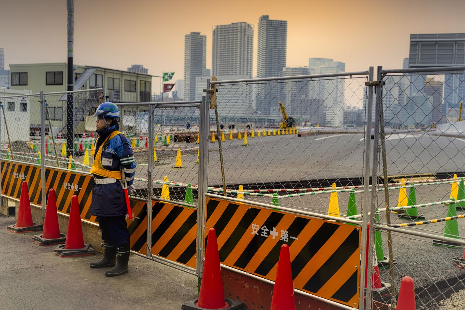 Pentax smc FA 43mm F1.9 Limited sample photo. Worker, construction site, caretaker photography