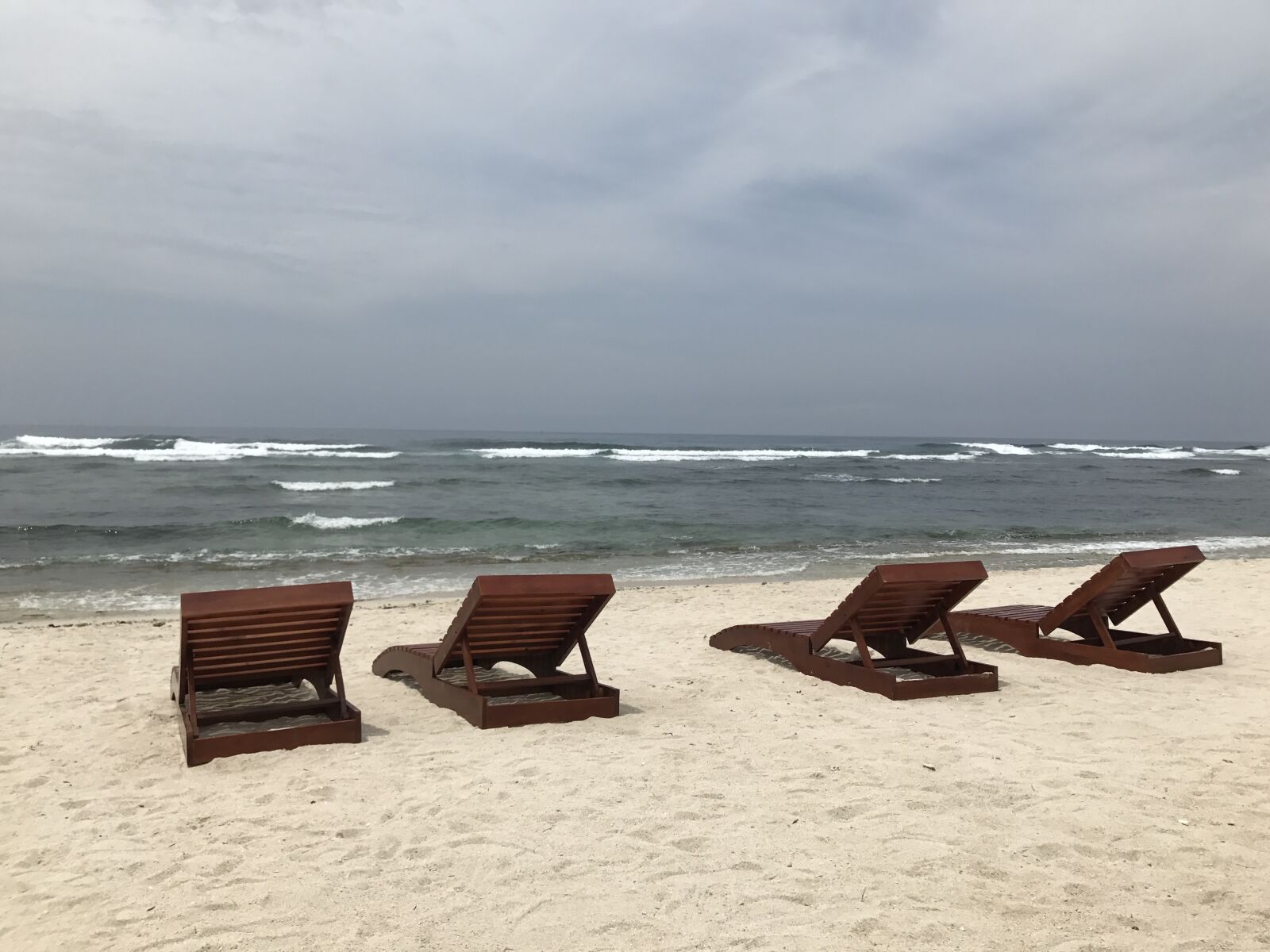 Apple iPhone 7 sample photo. Beach, chair, sea photography
