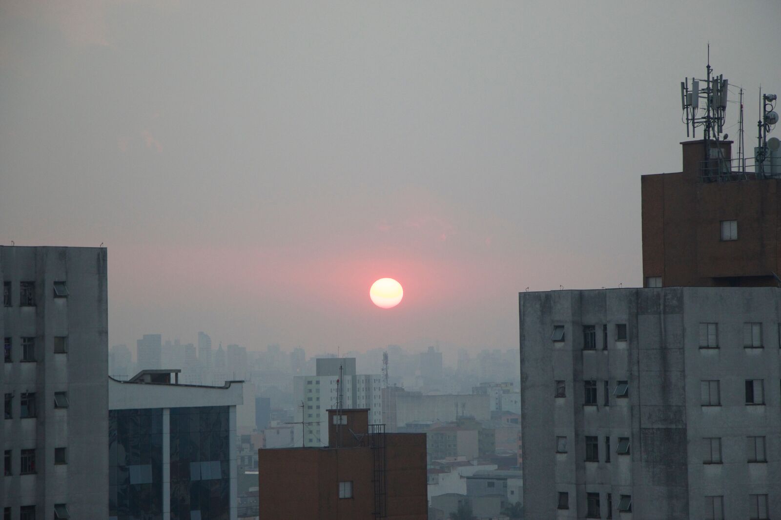 Canon EOS 70D sample photo. Sol, buildings, by sunsets photography