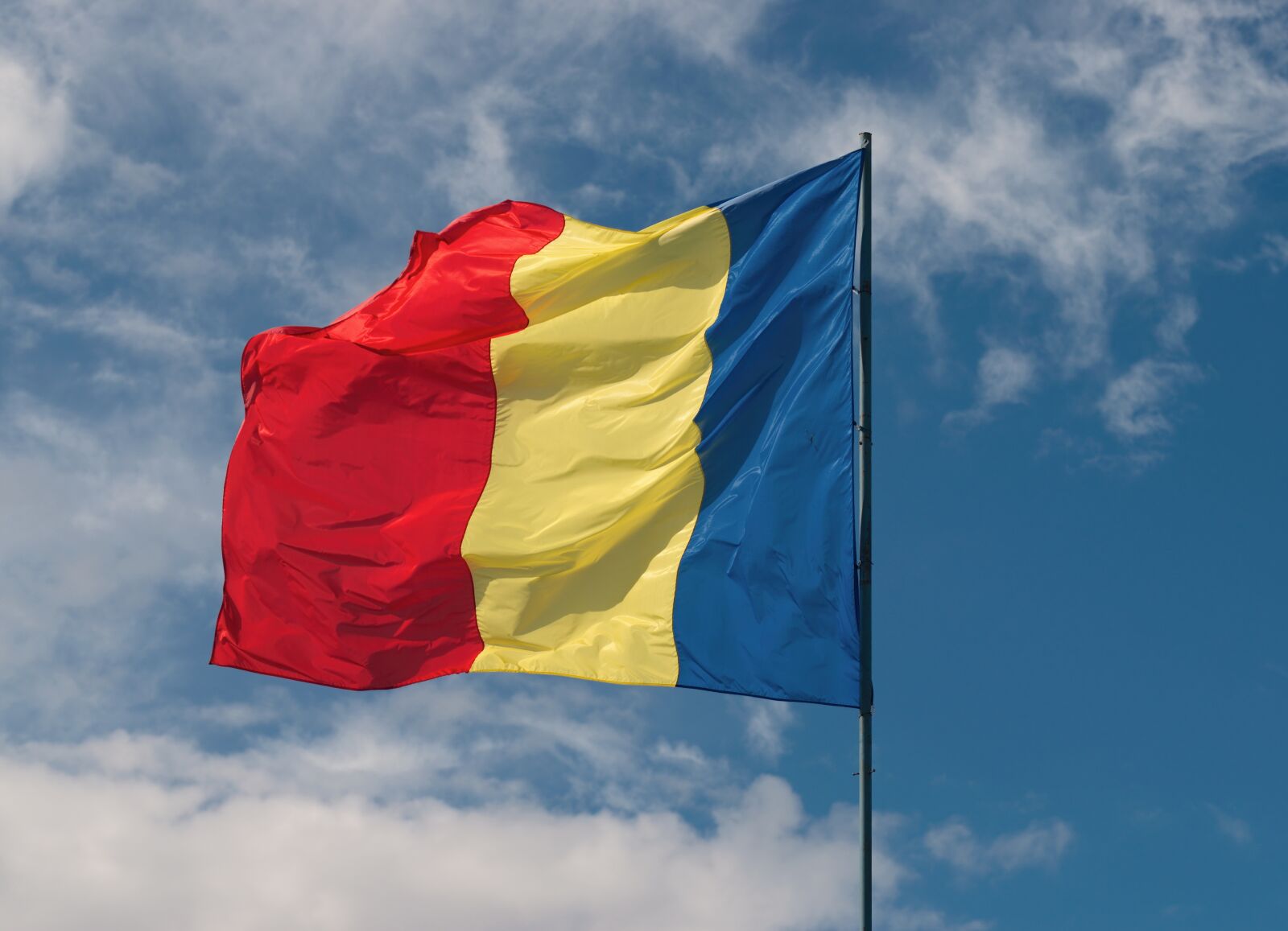 Nikon D5300 sample photo. The flag, romanian, waving photography