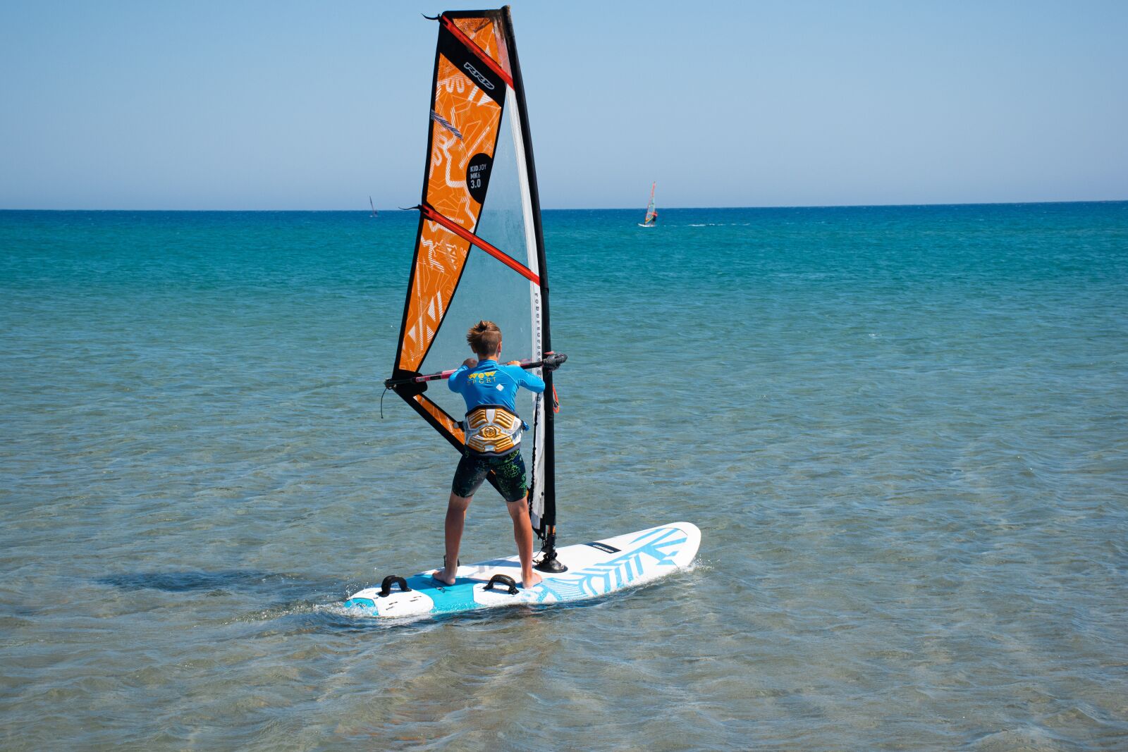 Nikon D5600 sample photo. Windsurfing, fun, wave photography
