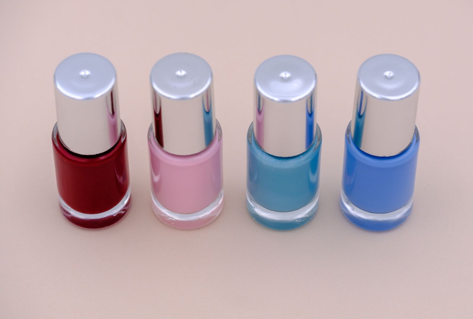 Fujifilm X-T2 + Fujifilm XF 80mm F2.8 R LM OIS WR Macro sample photo. Beauty, nail varnish, color photography