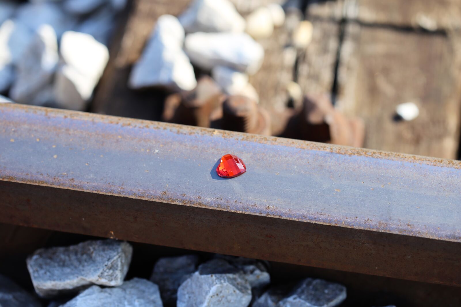 Canon EOS 6D + Canon EF 100mm F2.8 Macro USM sample photo. Red heart on railway photography