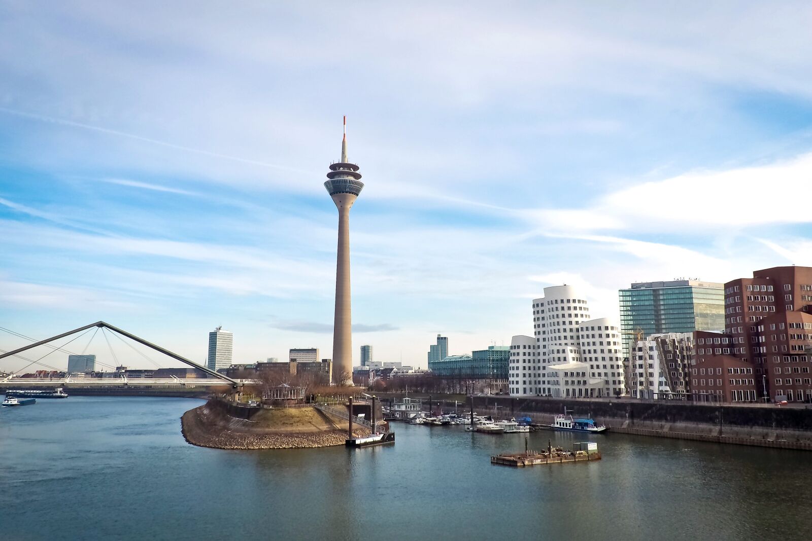 Olympus OM-D E-M10 sample photo. Skyline, düsseldorf, rhine photography