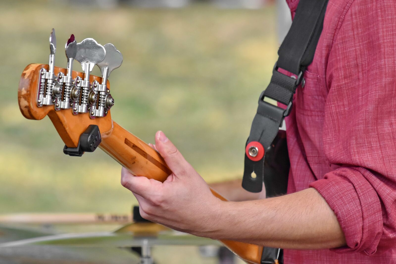 Nikon D5500 sample photo. Guitar, guitarist, outdoors, people photography