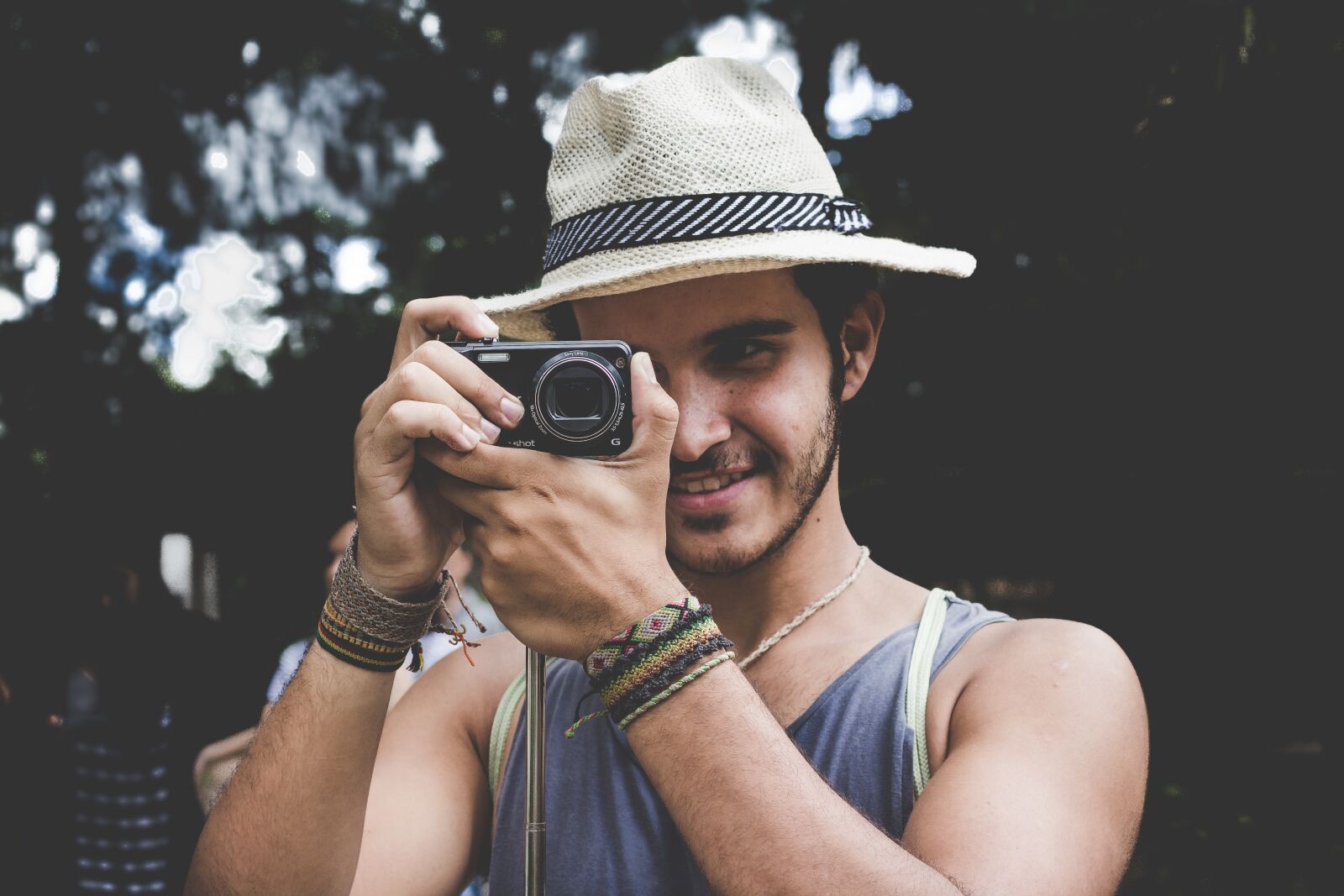 Canon EOS 700D (EOS Rebel T5i / EOS Kiss X7i) + Canon EF 50mm F1.8