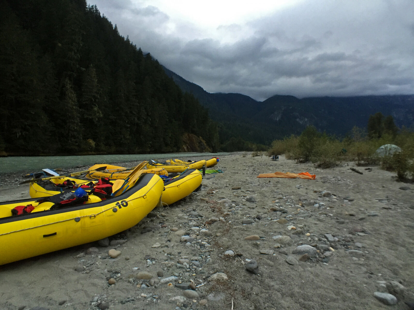 Apple iPhone 6 sample photo. Forest, landscape, mountains, raft photography