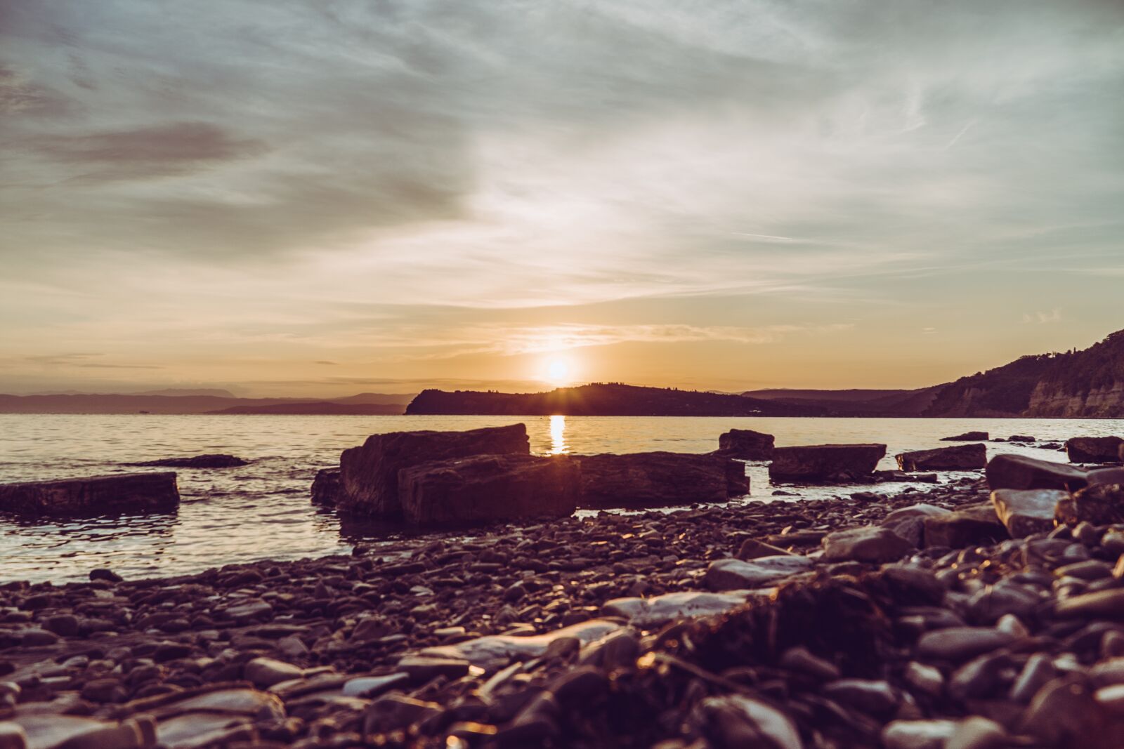 Sony E PZ 18-105mm F4 G OSS sample photo. Sunset, seaside, sunrise photography