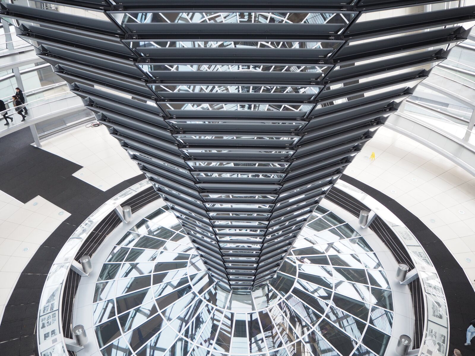 Olympus OM-D E-M10 sample photo. Norman foster, bundestag, building photography