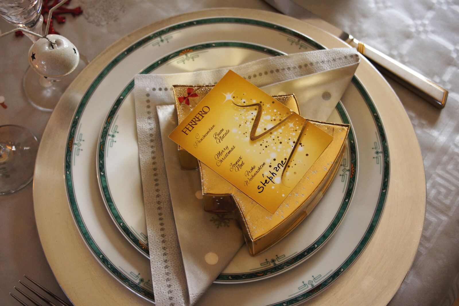 Sony SLT-A65 (SLT-A65V) sample photo. Table noel, meal noel photography