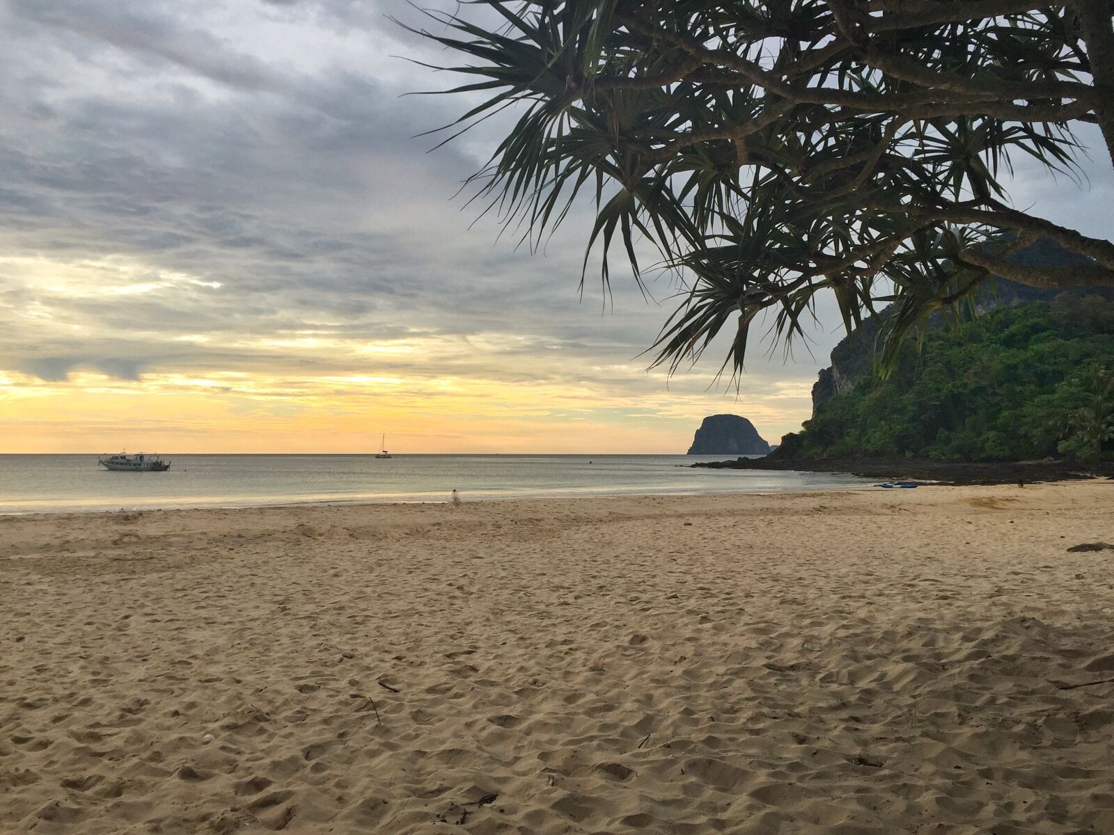 Apple iPhone 6 sample photo. Sunset, beach, ocean photography