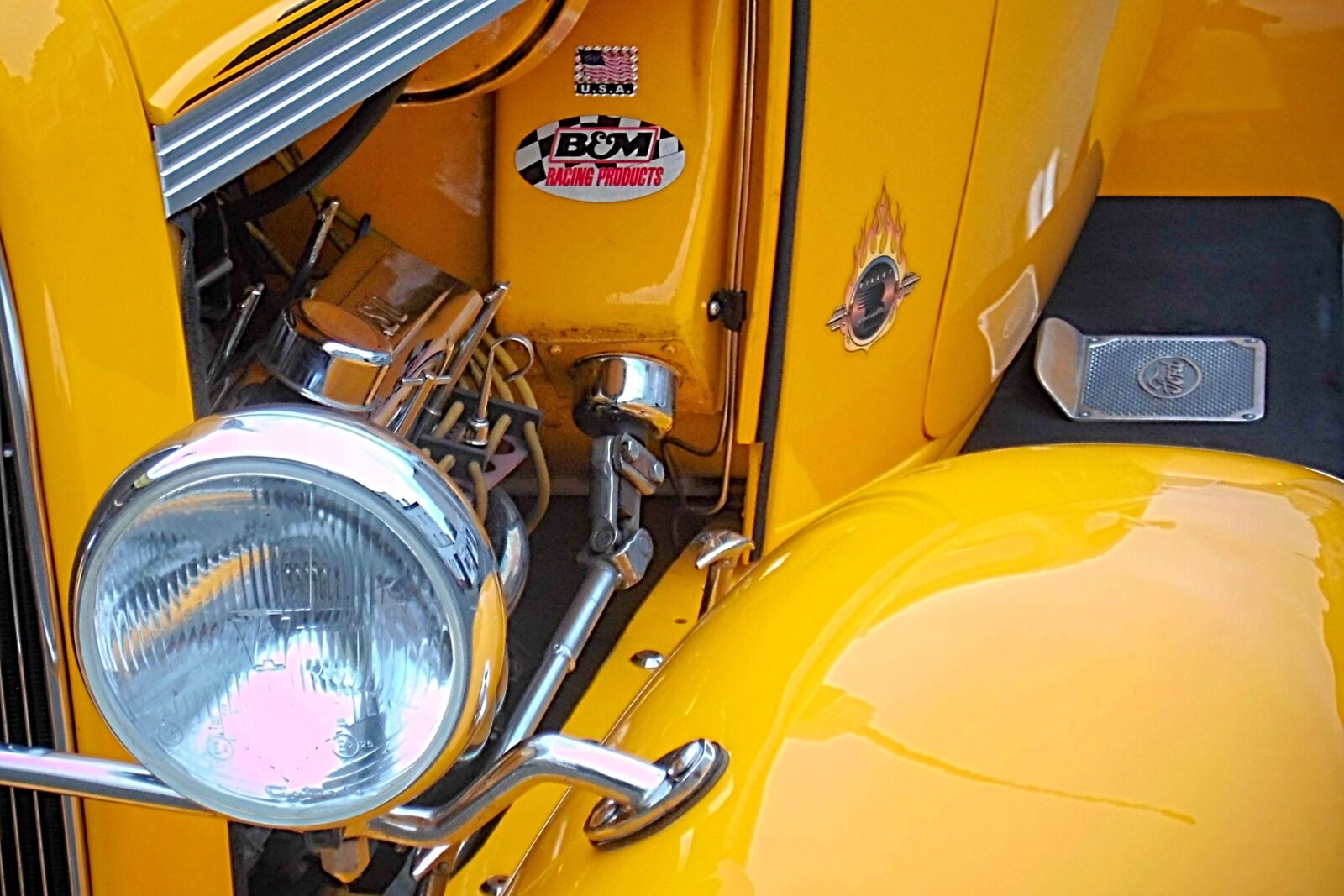 MEDION MD86827 sample photo. Spotlight, auto, lamp photography