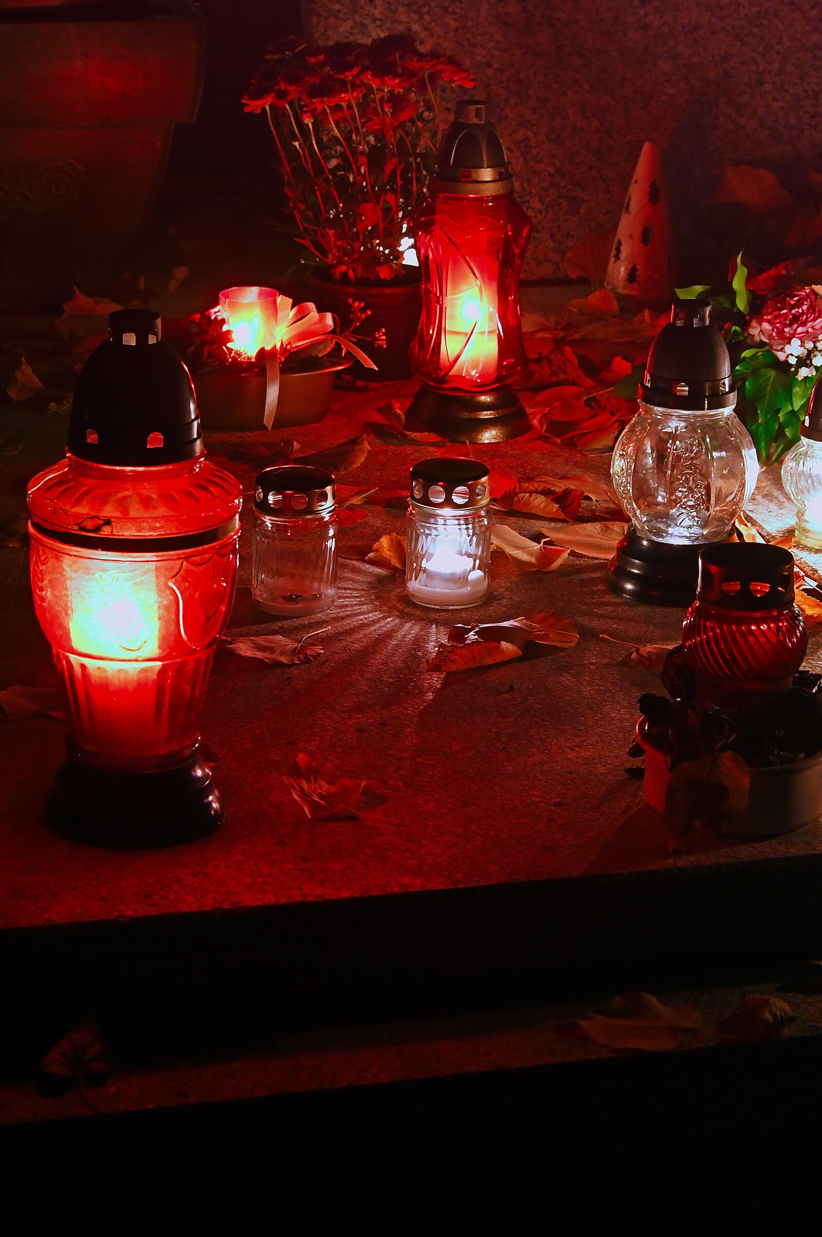 Nikon D3200 sample photo. Candle, funeral, cemetery photography
