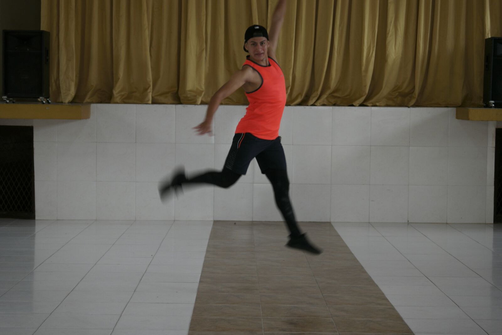 Samsung NX500 sample photo. Aerorumba, dance, sport photography